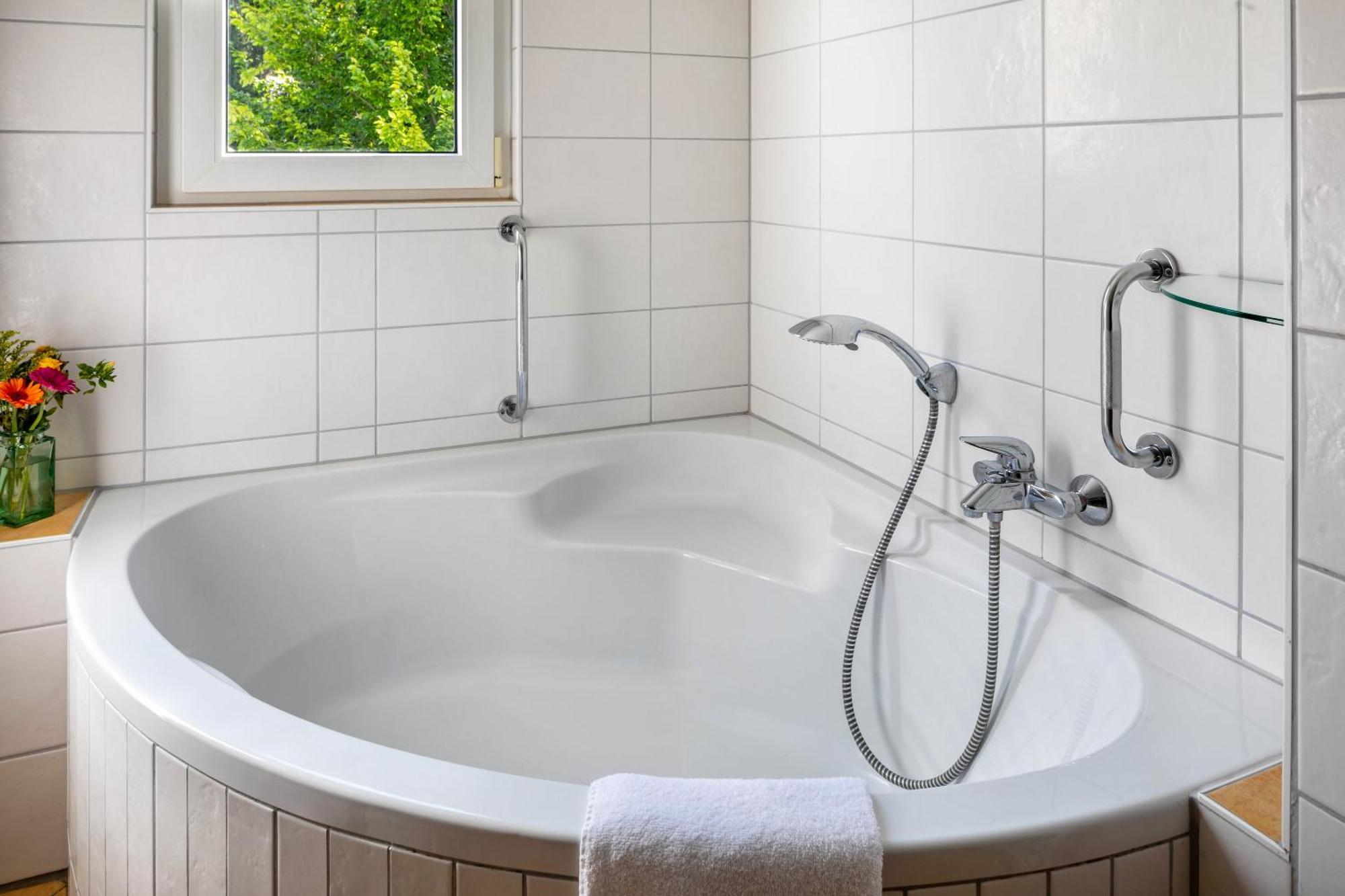 שטאופן אין בריישגאו Ferienwohnung Am Neumagen מראה חיצוני תמונה